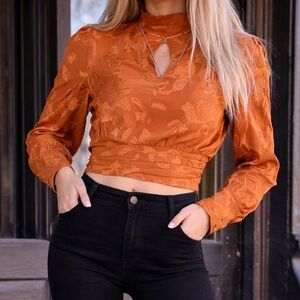 Long sleeve crop top